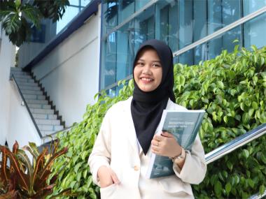 Mau Langsung Kerja Setelah Lulus SMA/SMK? Pertimbangkan Dulu Pentingnya Kuliah