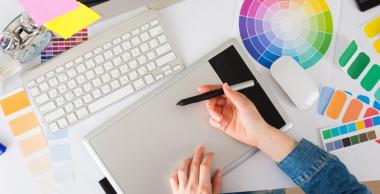 Kreativitas vs Konsistensi: Tantangan dalam Jasa Desain Grafis Profesional